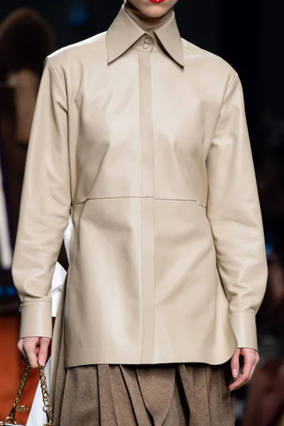 Look 27